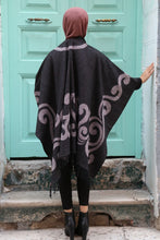 Load image into Gallery viewer, Women&#39;s Fringe Patterned Poncho